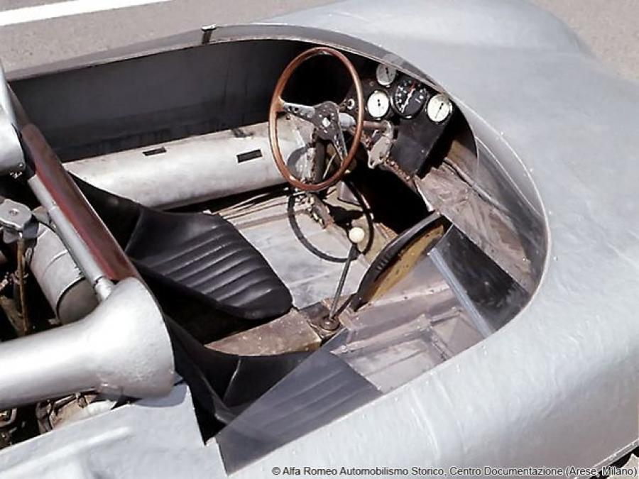 Интерьер Alfa Romeo Scarabeo Spider 1967 года  (фото 3 из 4)